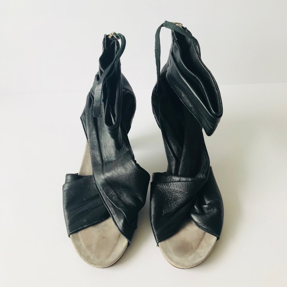 mauro volponi Rigenerato Black Leather Sandals  38